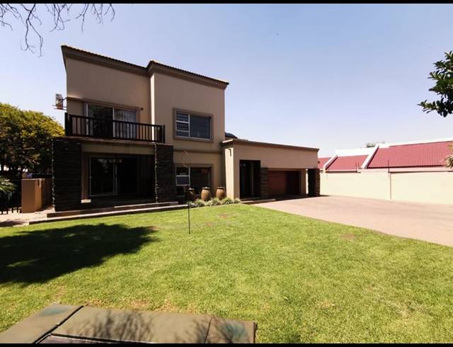 5 BEDROOM HOUSE FOR SALE IN MEYERTON EXT 6